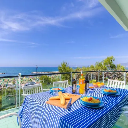 Appartamento Leonardo Panoramic Beachfront *