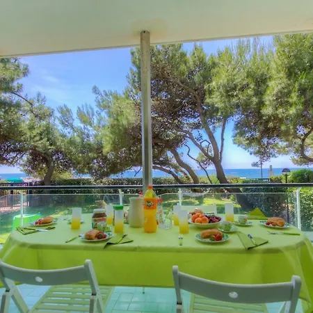 Leonardo Panoramic Beachfront Appartamento Formia