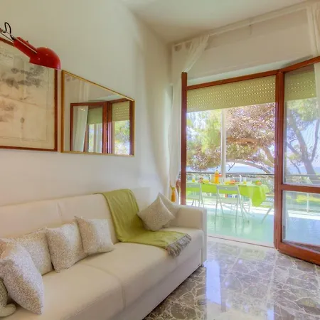 Leonardo Panoramic Beachfront Appartamento *